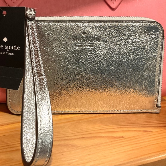 Kate Spade New York Silver Metallic Wristlet Wallet NWT - Picture 1 of 3
